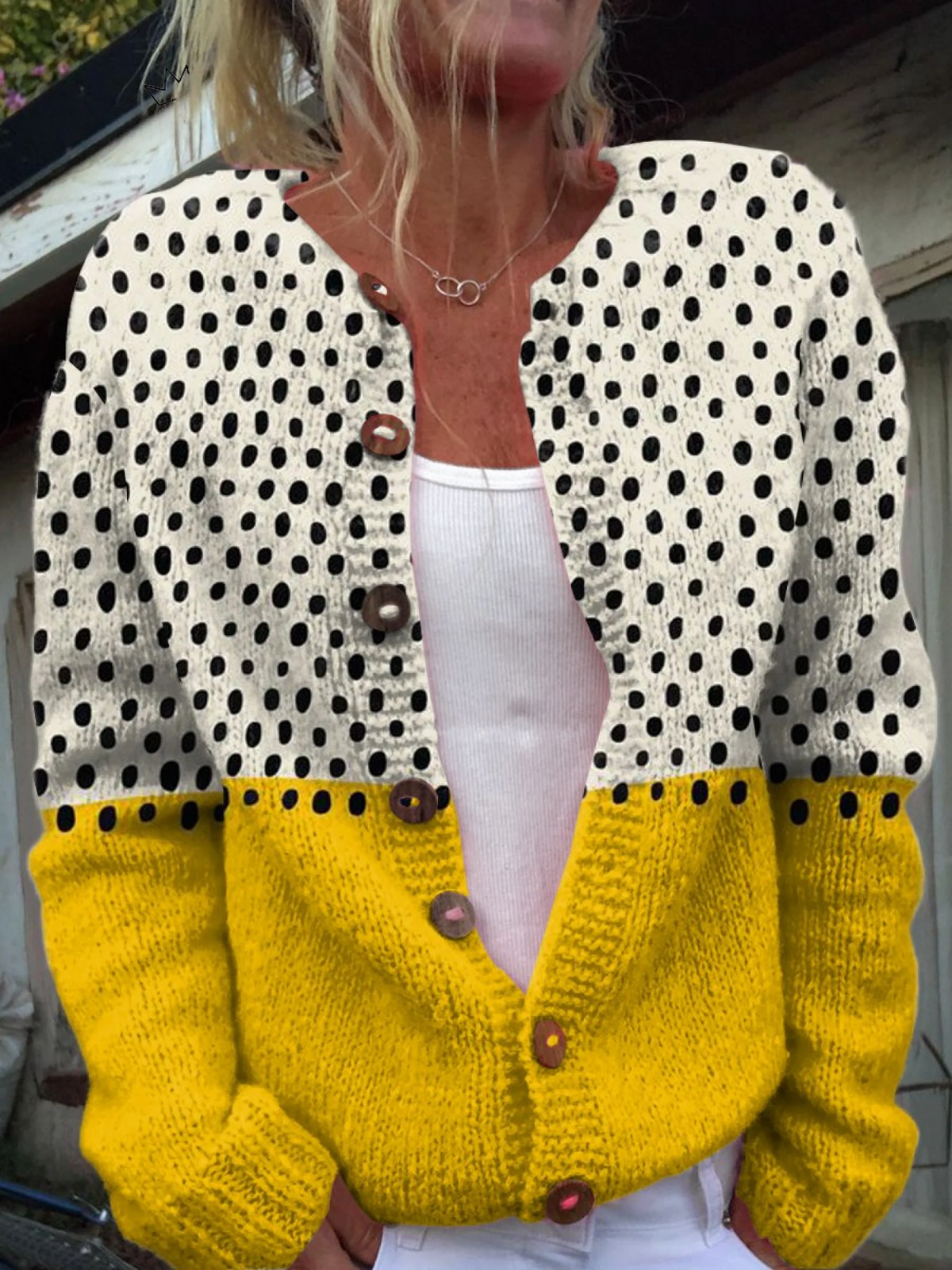 Cardigan Maglione Buttonato con Stampa a Pois Geometrici Gialli