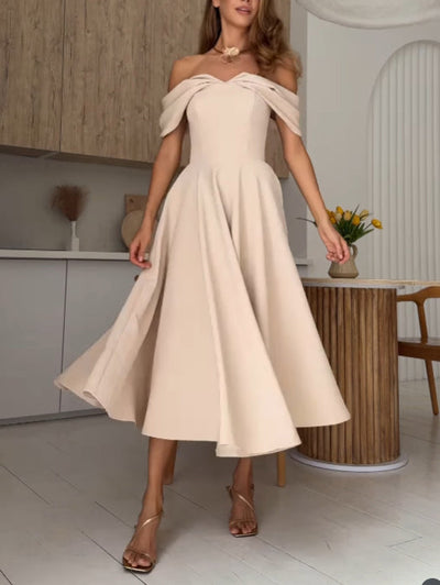 Abito Maxi Drappeggiato Elegante con Spalle Scoperte